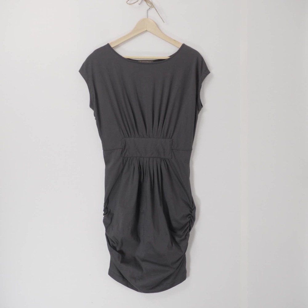 Plains & Prints Gray Sheath Dress Size M